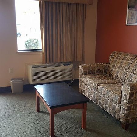 Hearne Budgetel Inn And Suites מראה חיצוני תמונה