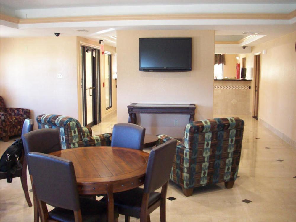 Hearne Budgetel Inn And Suites מראה חיצוני תמונה