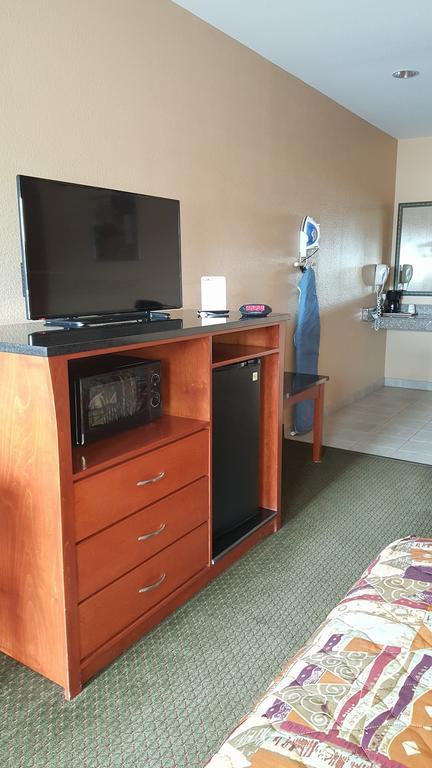 Hearne Budgetel Inn And Suites מראה חיצוני תמונה