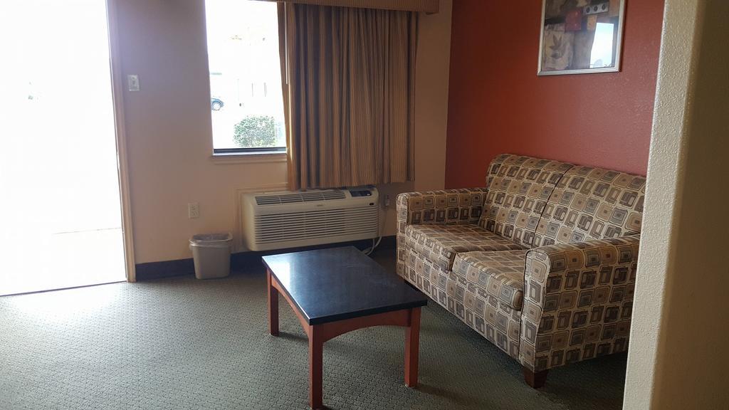 Hearne Budgetel Inn And Suites מראה חיצוני תמונה
