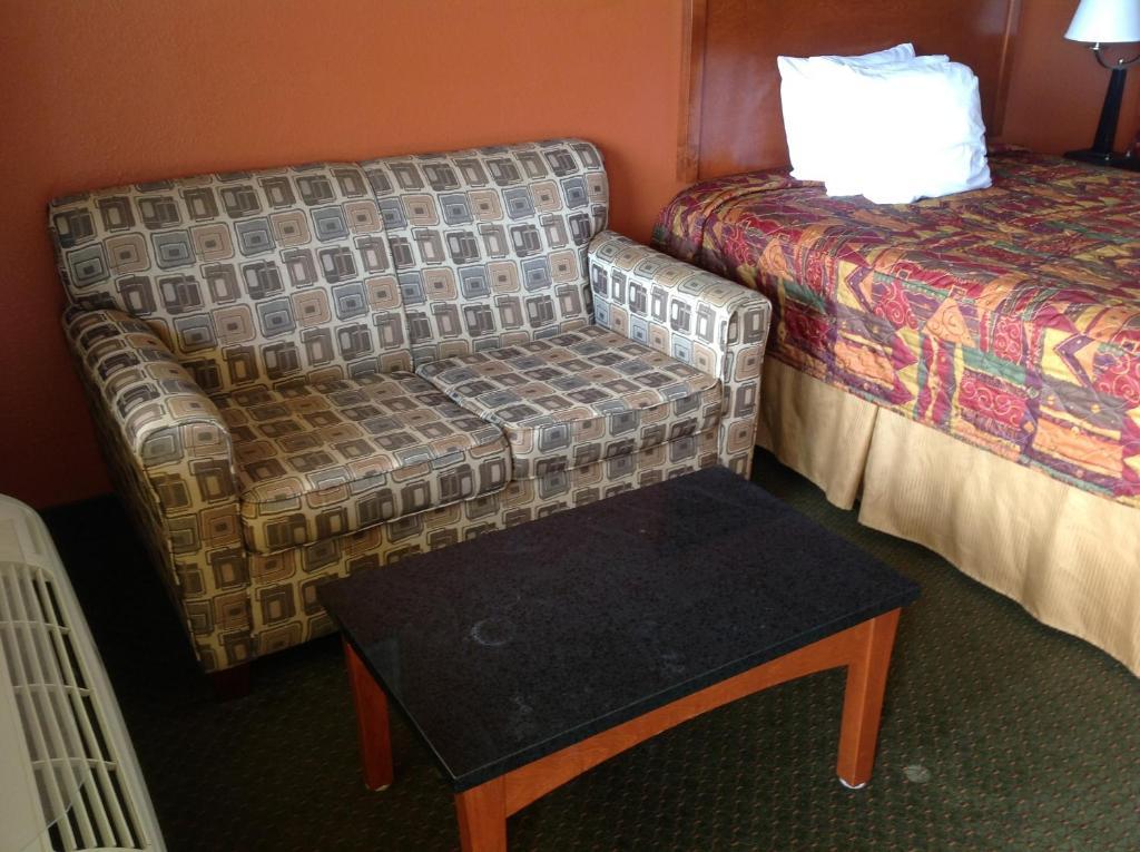 Hearne Budgetel Inn And Suites חדר תמונה