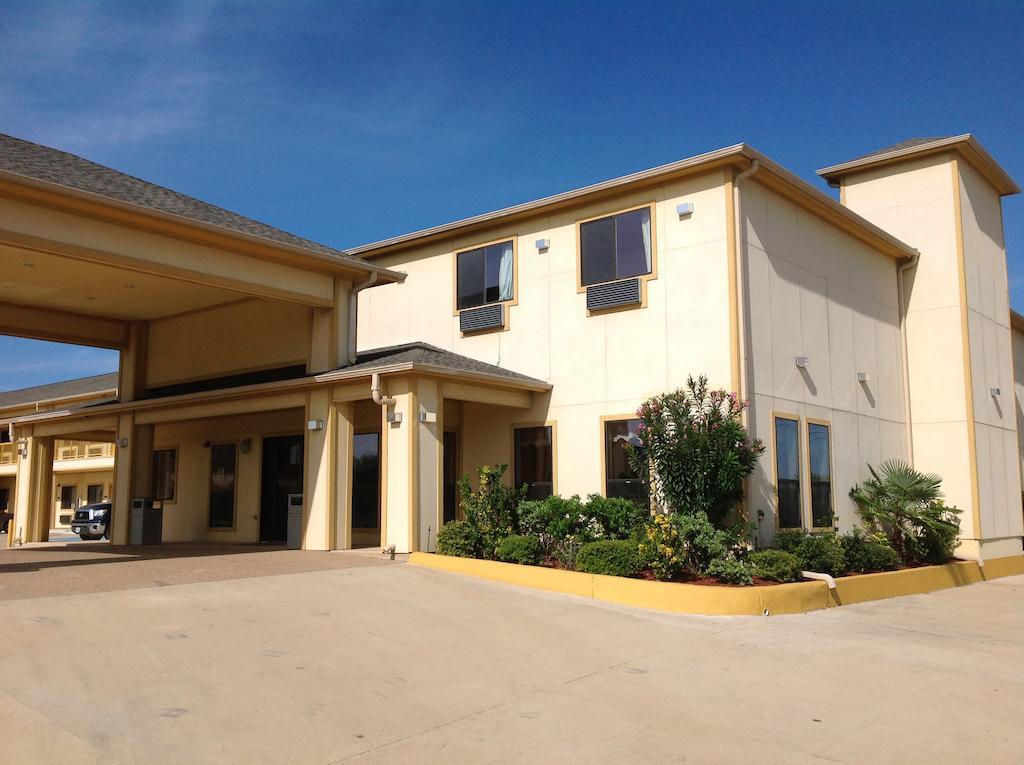 Hearne Budgetel Inn And Suites מראה חיצוני תמונה